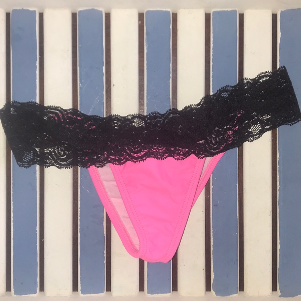 Lace Scrunch Butt Bikini Bottoms